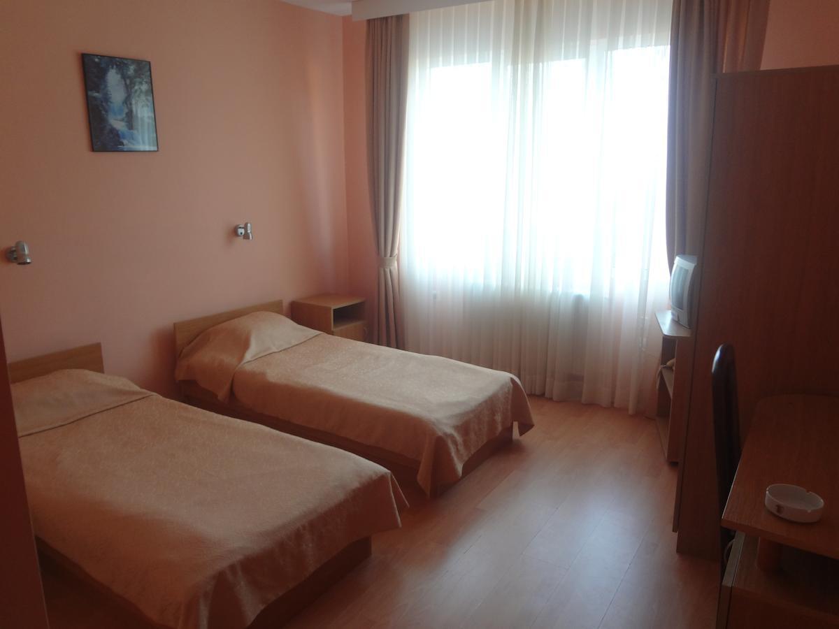 Paradise Hotel Madzharovo Oda fotoğraf
