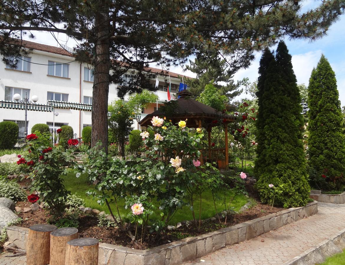 Paradise Hotel Madzharovo Dış mekan fotoğraf