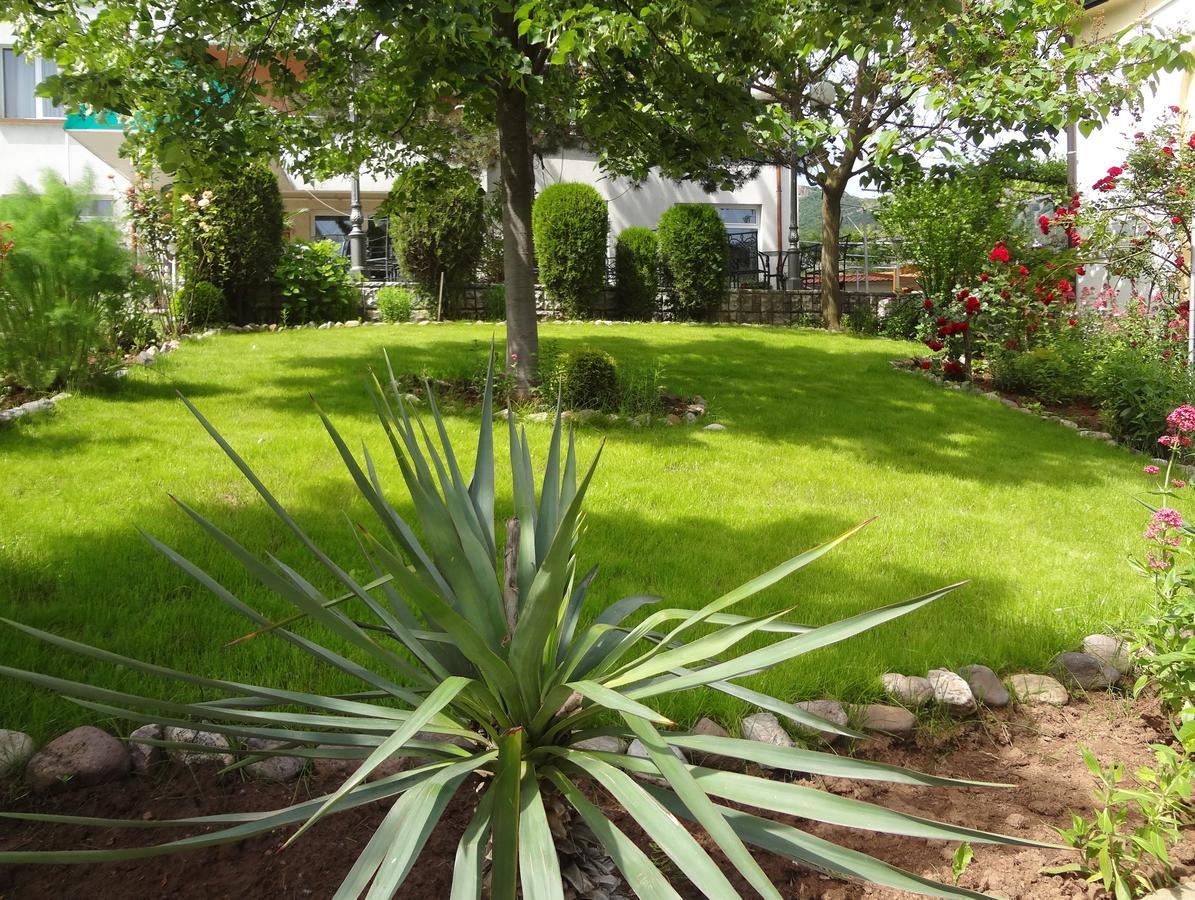 Paradise Hotel Madzharovo Dış mekan fotoğraf